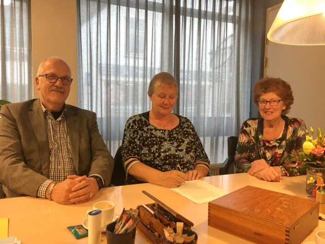 2019-04-16_103__Ondertekenen_statuten_HBZ_bij_De_Notarissen_te_Meerkerk